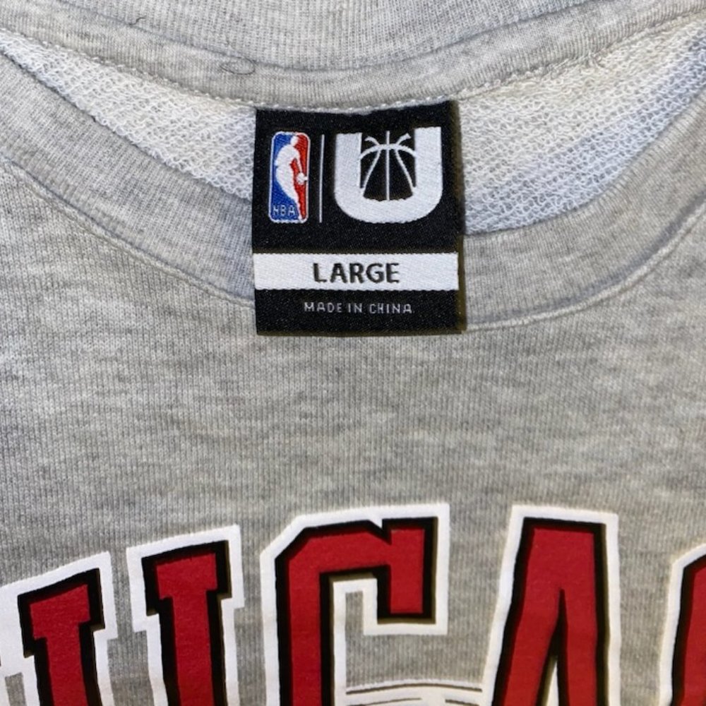 NBA Gray Chicago Bulls Crewneck, Size L